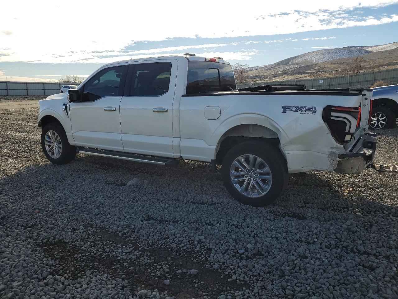 2025 FORD F150 LARIAT photo 2