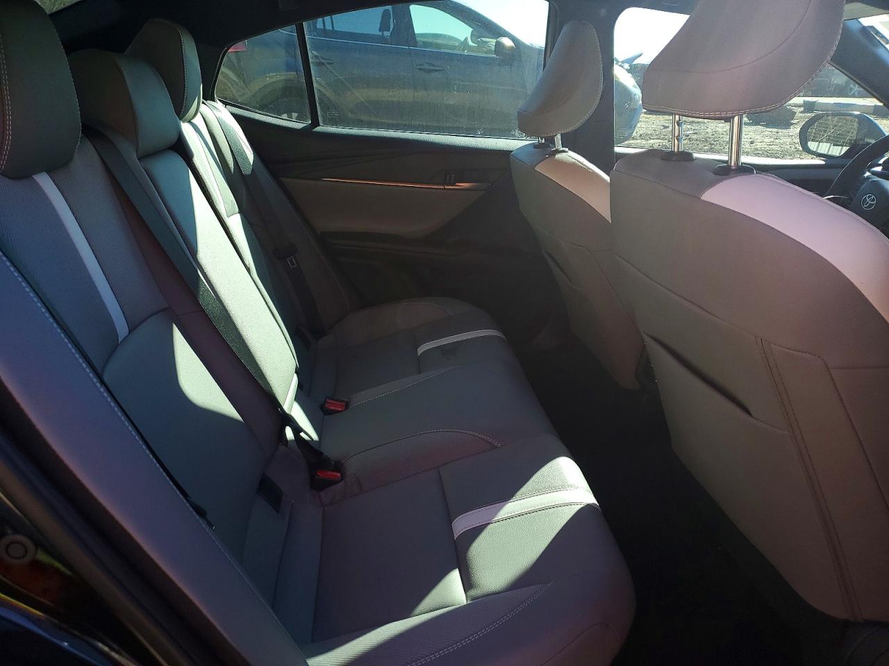 2025 TOYOTA CAMRY photo 10