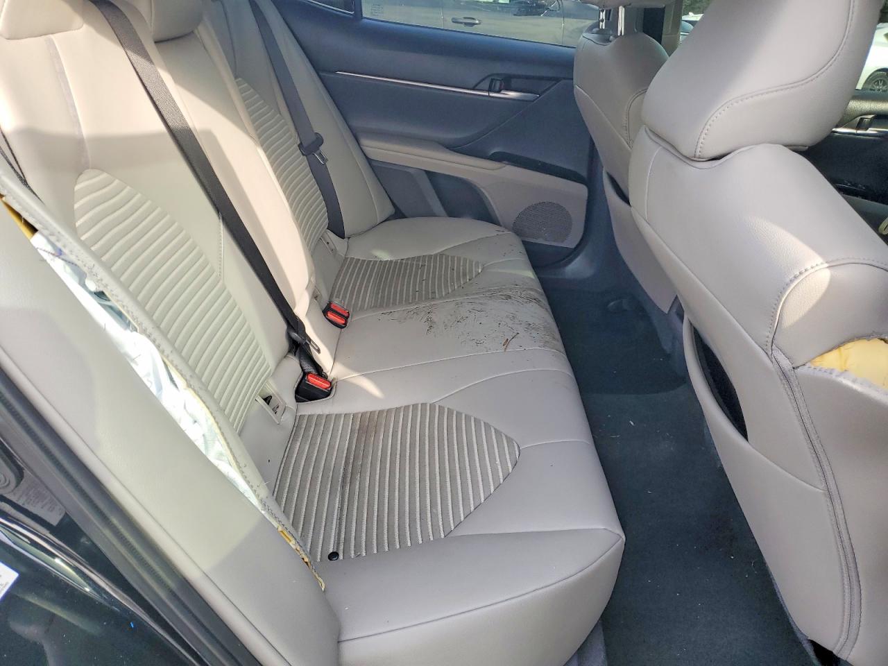 2019 TOYOTA CAMRY SE photo 19