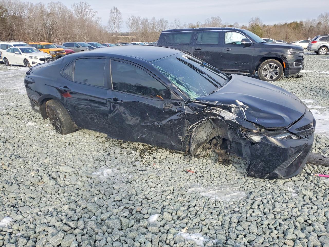 2019 TOYOTA CAMRY SE photo 7
