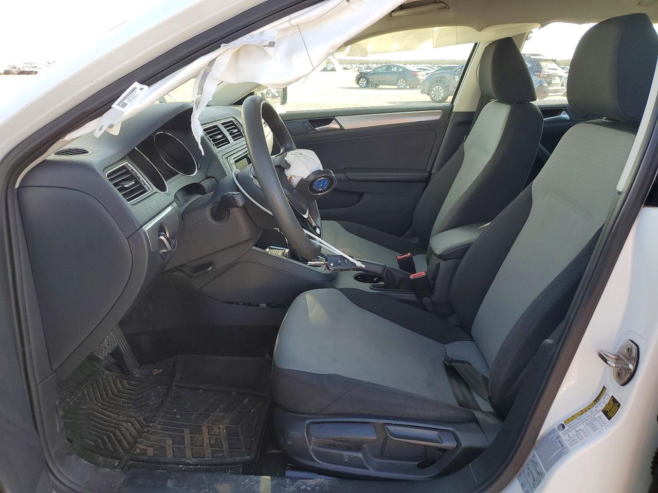 2017 VOLKSWAGEN JETTA S photo 19