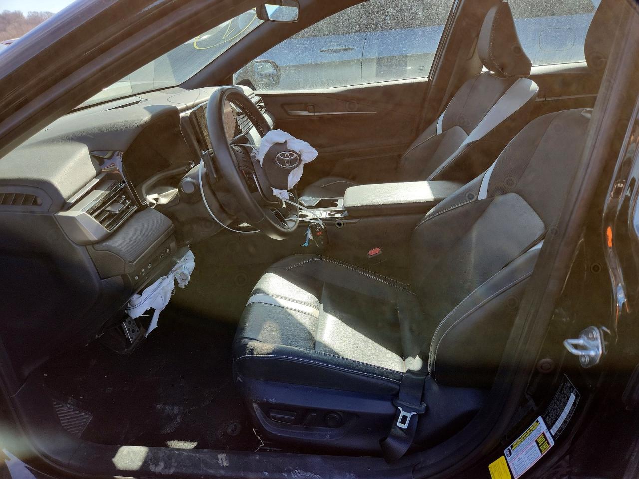 2025 TOYOTA CAMRY photo 7