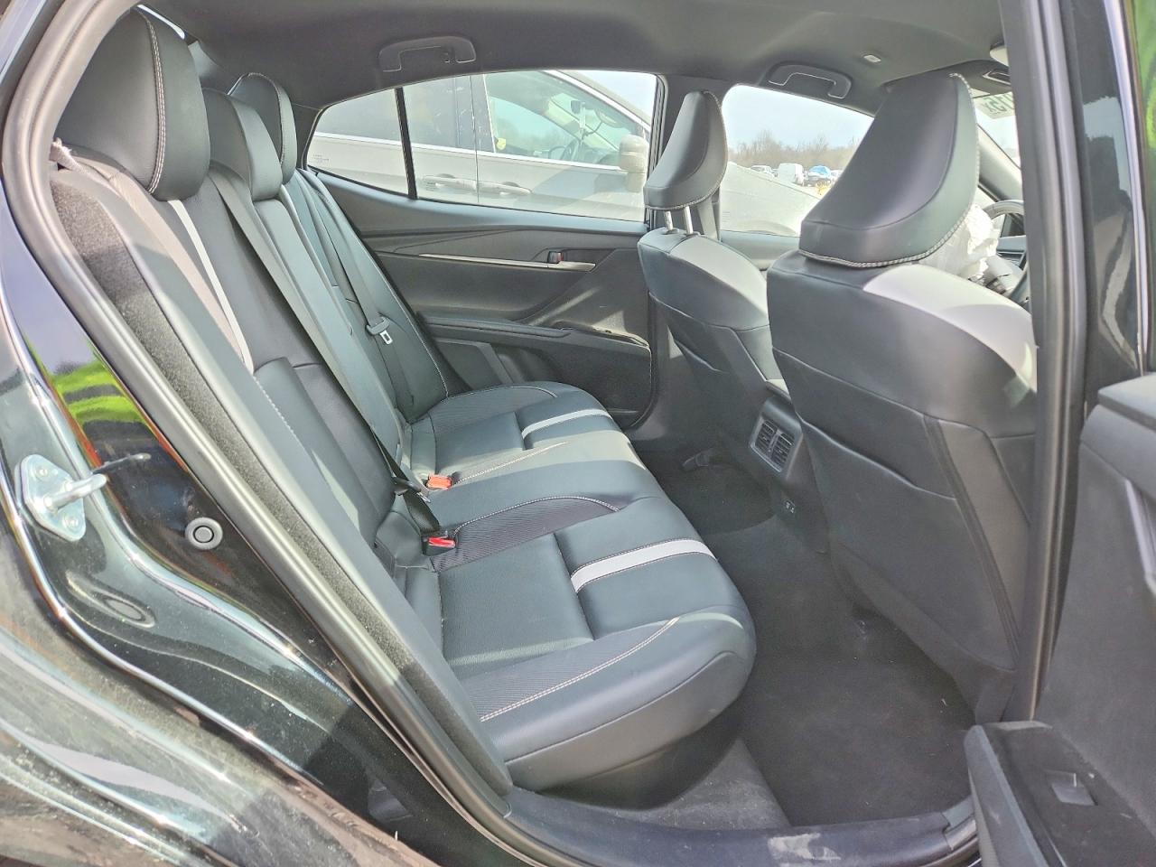 2025 TOYOTA CAMRY photo 10