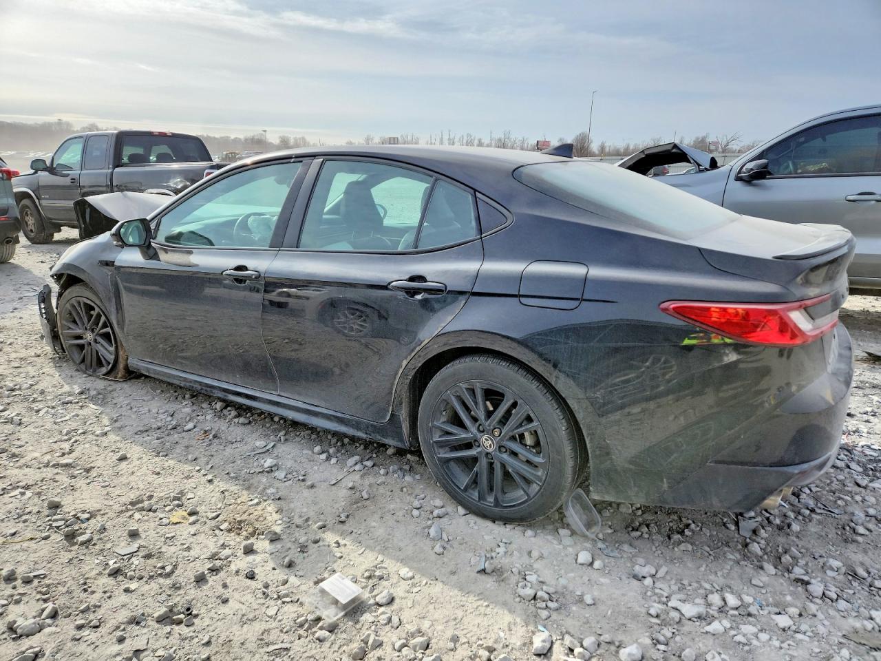 2025 TOYOTA CAMRY photo 2
