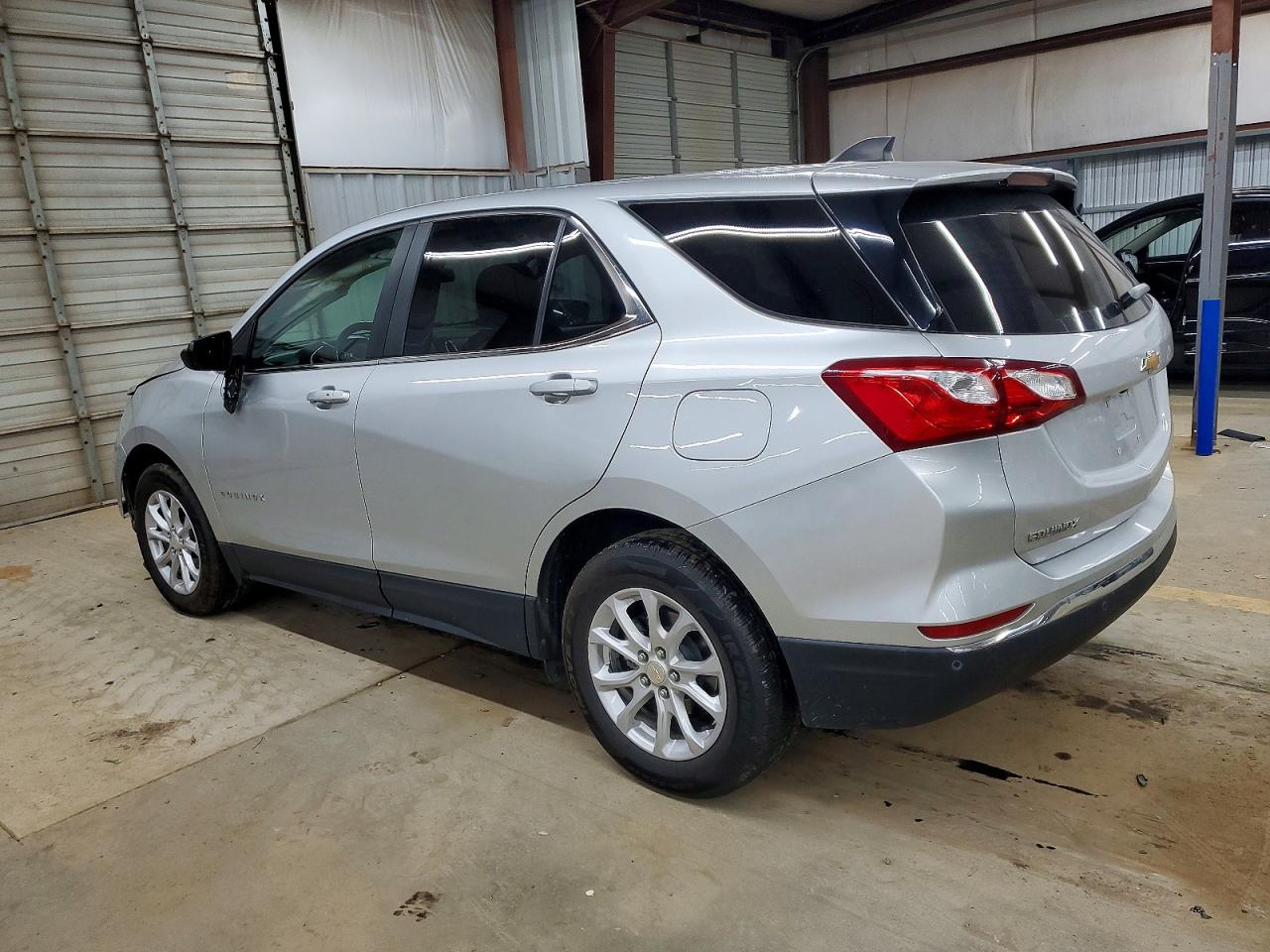 2021 CHEVROLET EQUINOX LT photo 2
