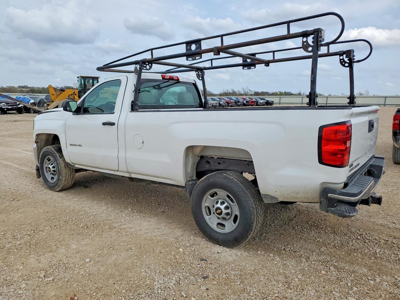 2015 CHEVROLET SILVERADO C2500 HEAVY DUTY photo 4
