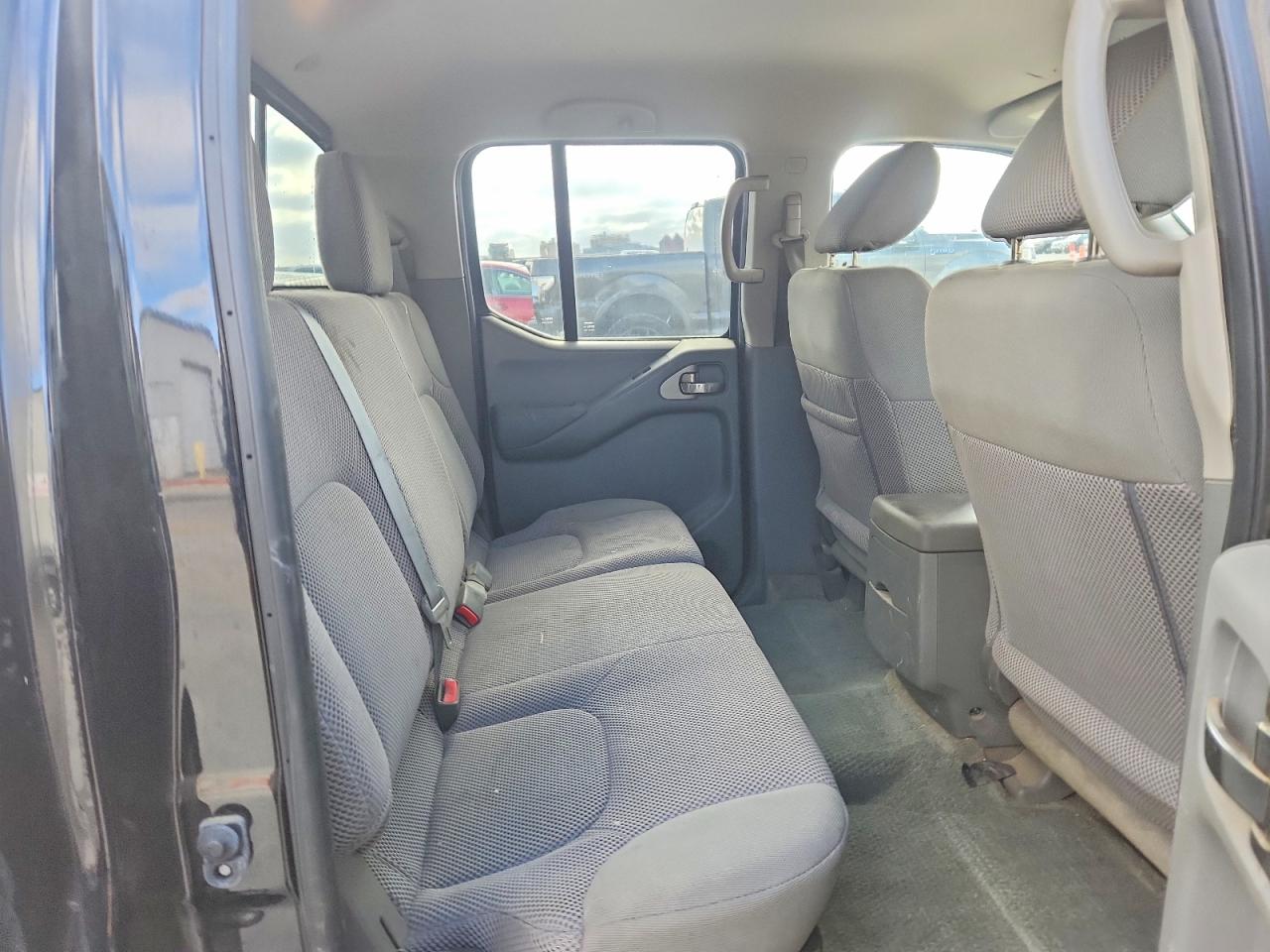 2017 NISSAN FRONTIER SV photo 19