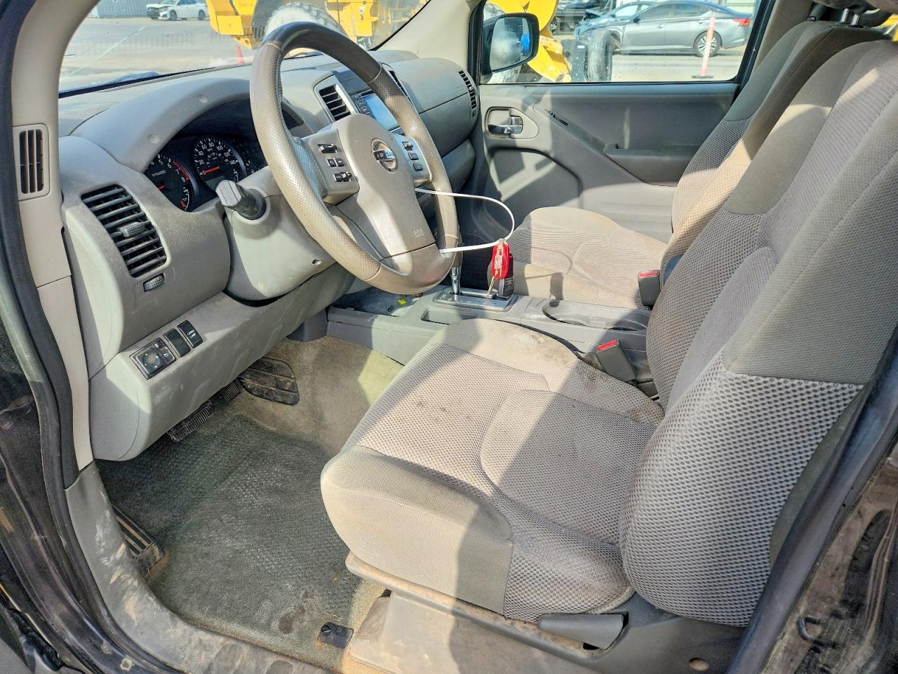 2017 NISSAN FRONTIER SV photo 13