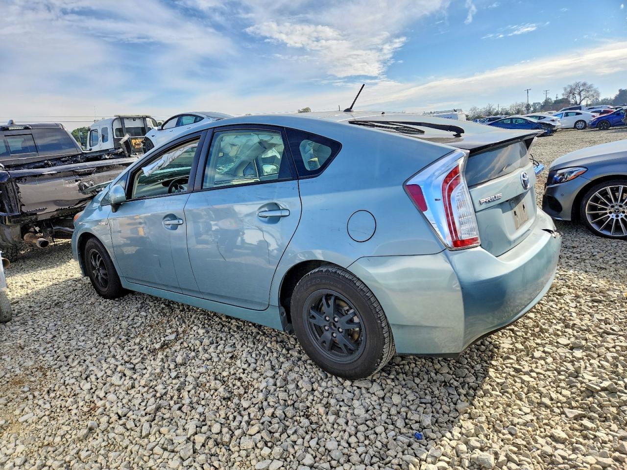 2015 TOYOTA PRIUS TWO photo 4