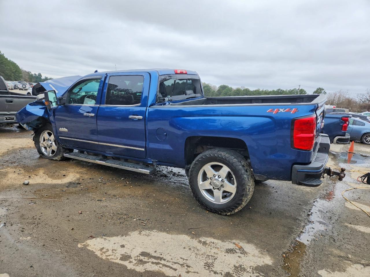 2019 CHEVROLET SILVERADO K2500 HIGH COUNTRY photo 3