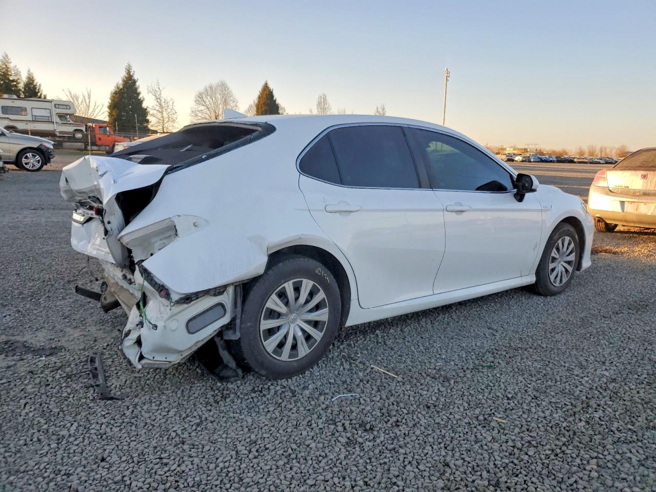 2019 TOYOTA CAMRY photo 3
