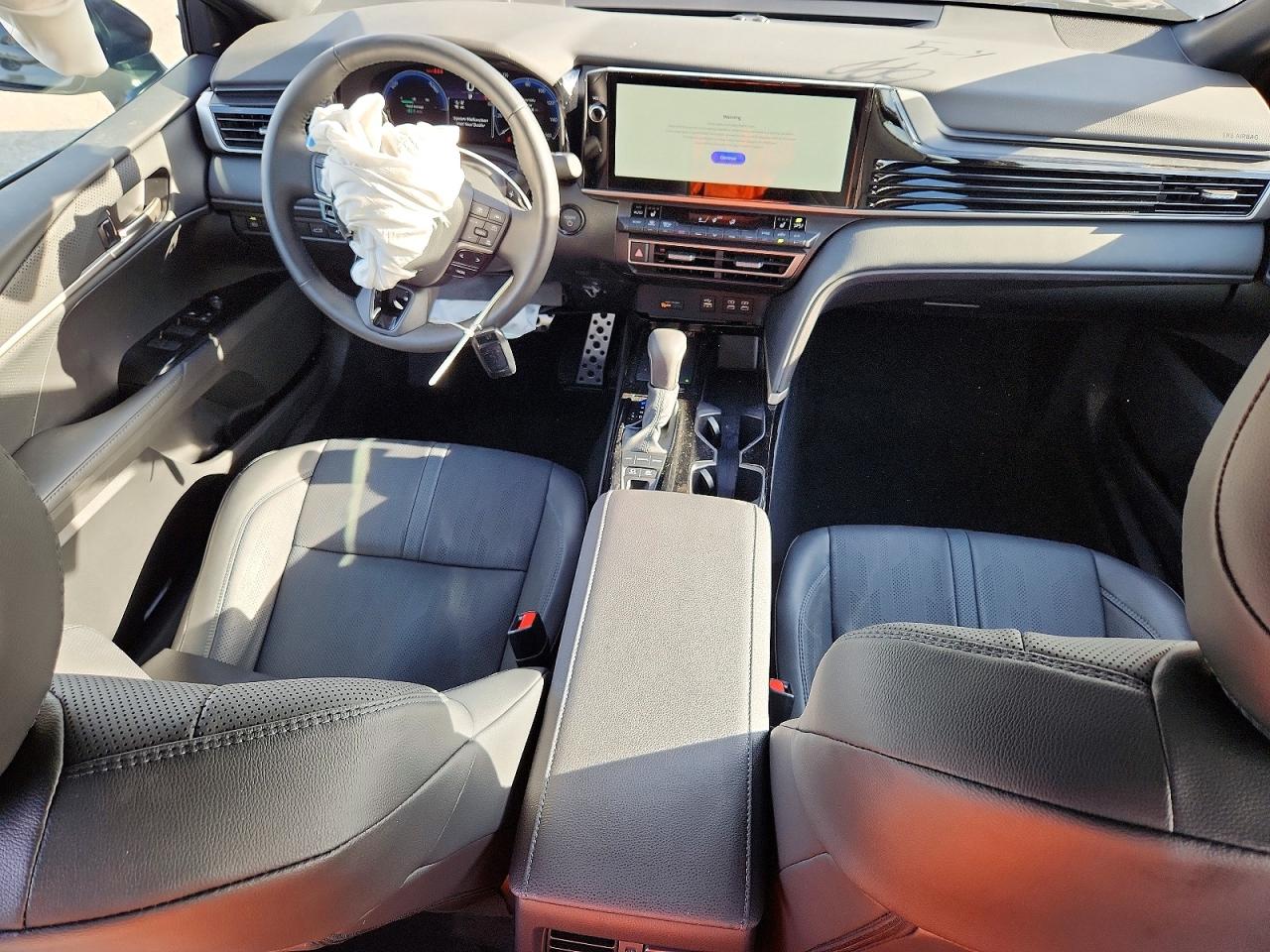 2025 TOYOTA CAMRY XSE photo 8