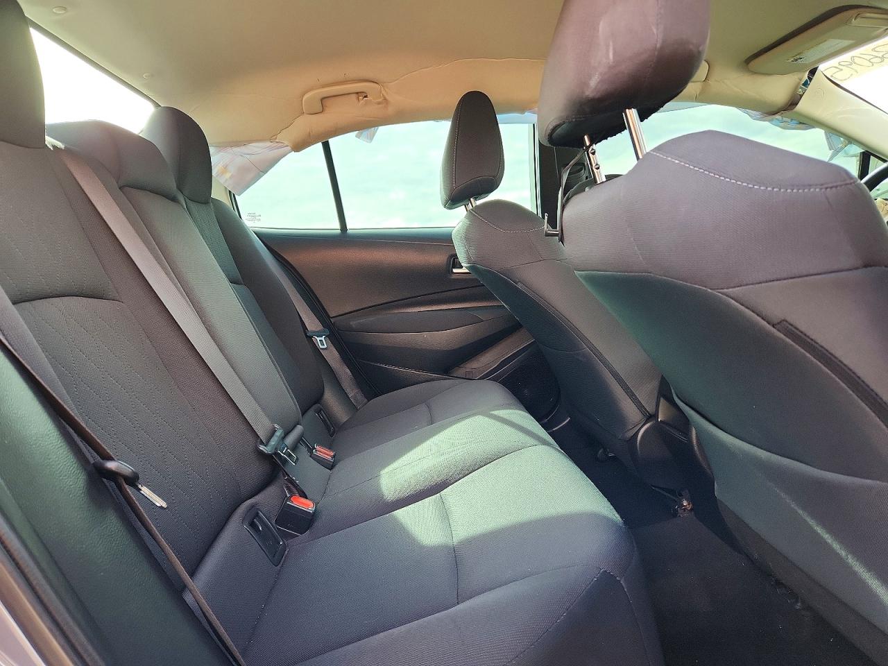 2020 TOYOTA COROLLA LE photo 10