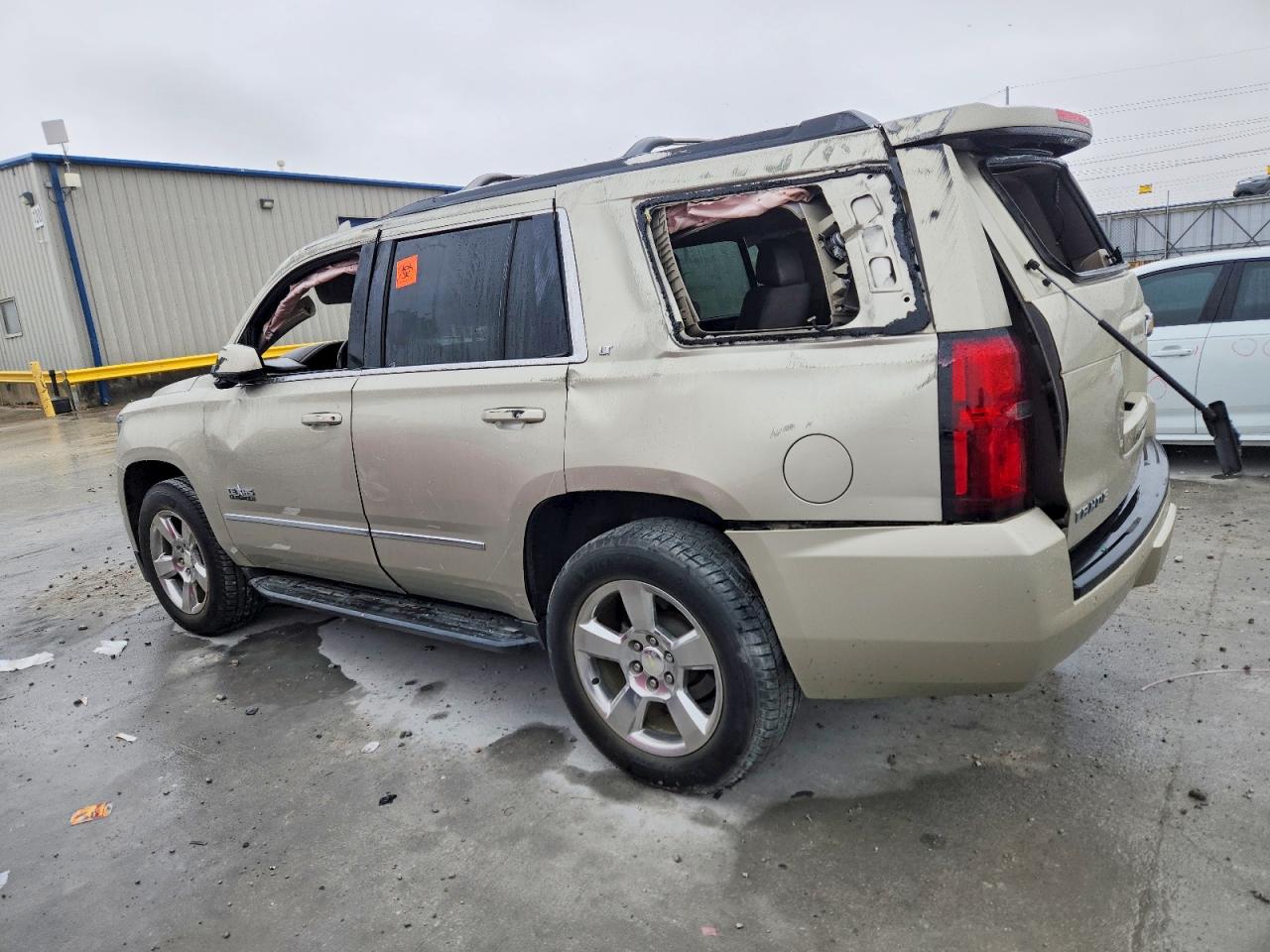 2017 CHEVROLET TAHOE C1500 LT photo 3