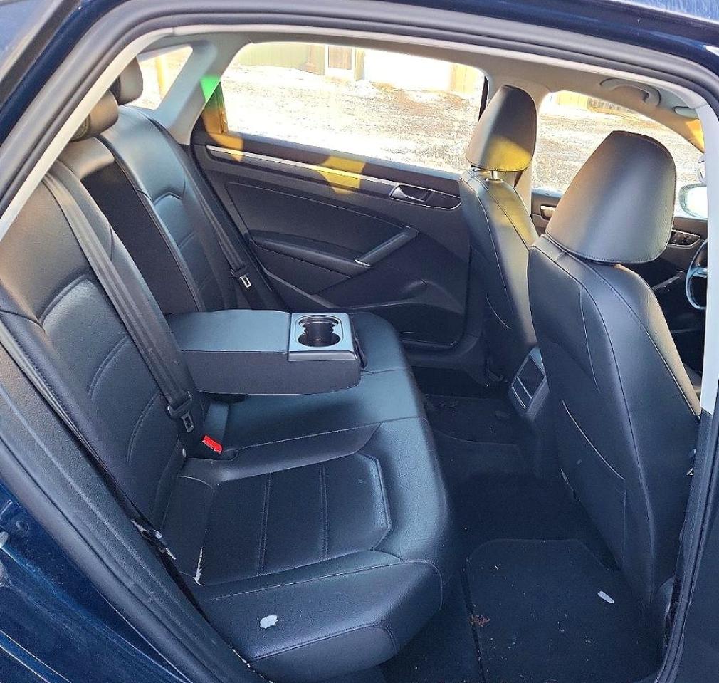 2018 VOLKSWAGEN PASSAT S photo 28