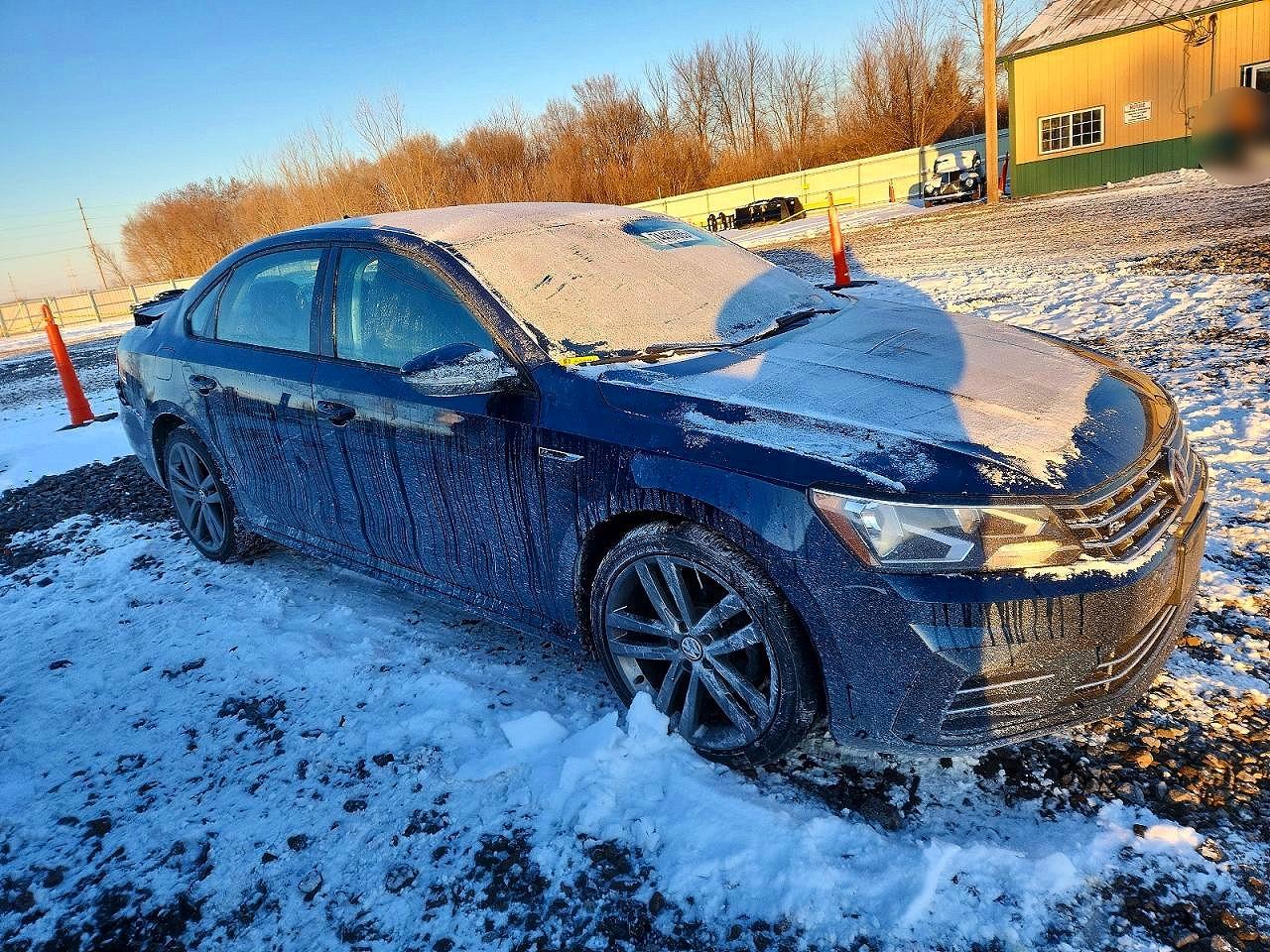 2018 VOLKSWAGEN PASSAT S photo 10