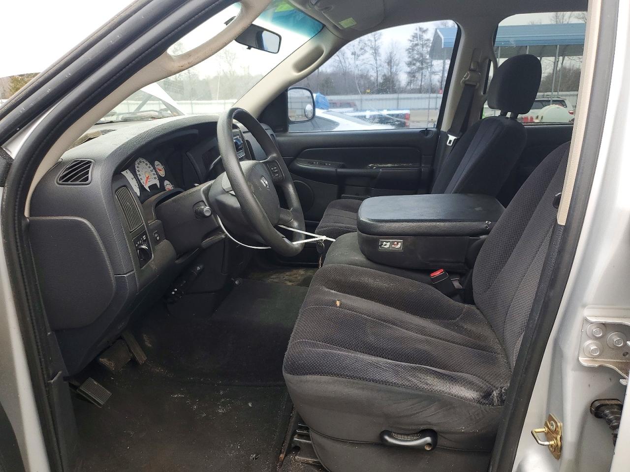 2004 DODGE RAM 1500 ST photo 7