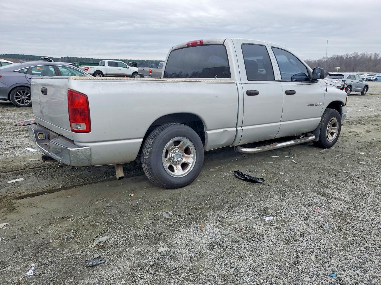 2004 DODGE RAM 1500 ST photo 3