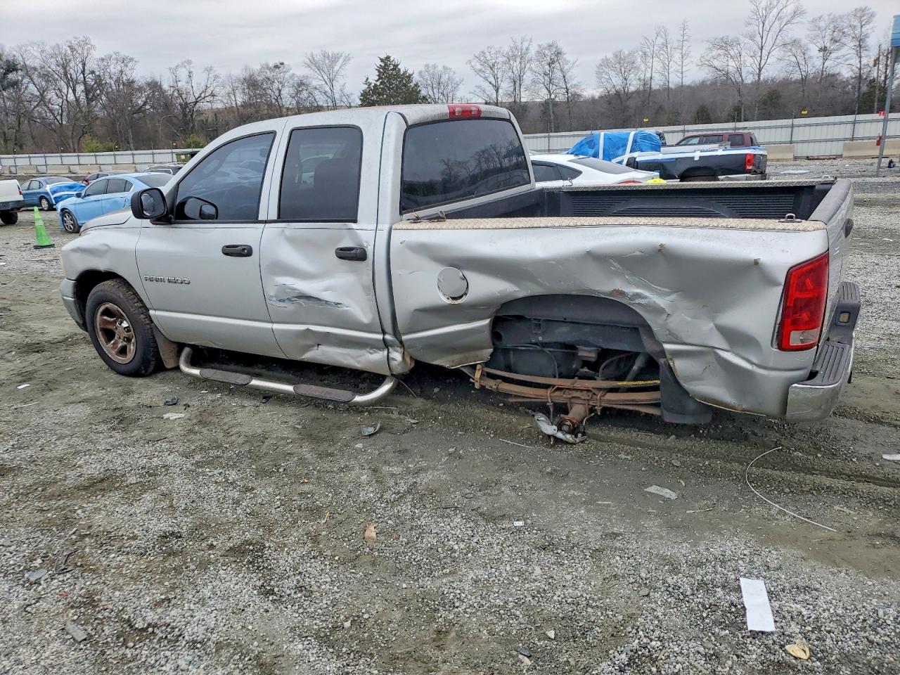 2004 DODGE RAM 1500 ST photo 2