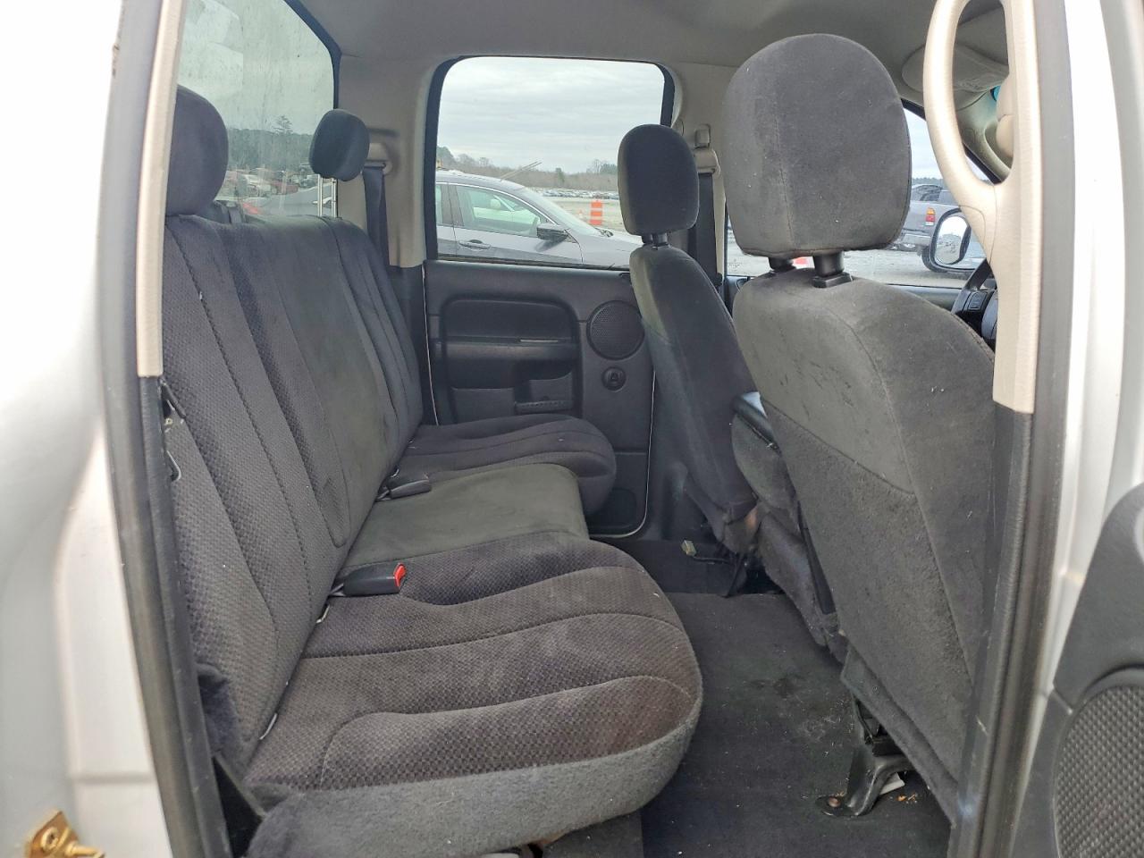 2004 DODGE RAM 1500 ST photo 10