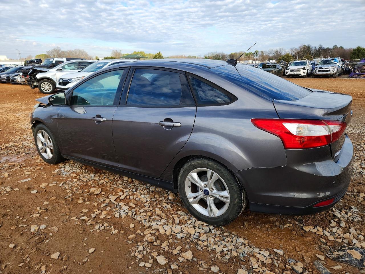 2014 FORD FOCUS SE photo 2