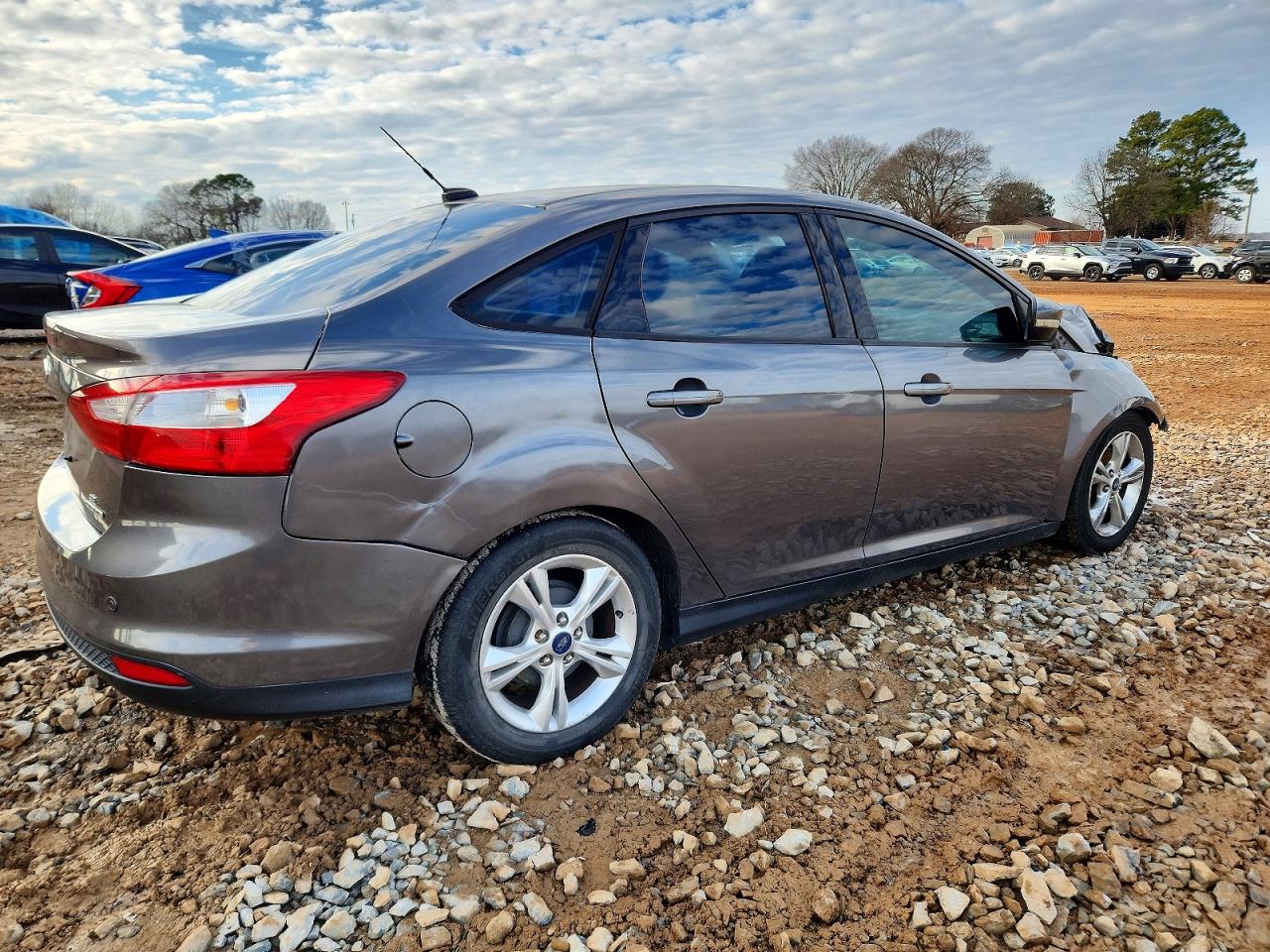 2014 FORD FOCUS SE photo 3