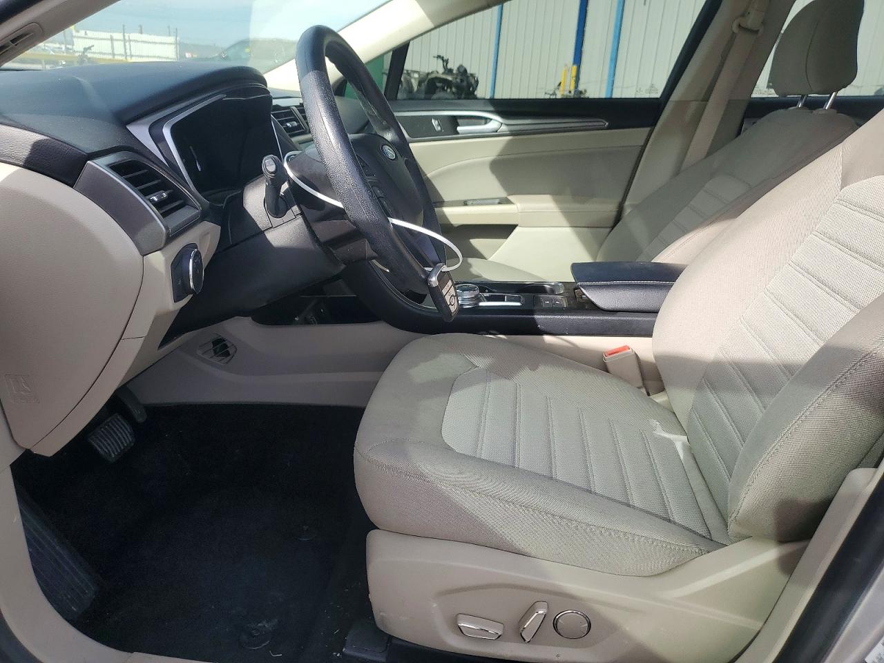 2020 FORD FUSION SE photo 13