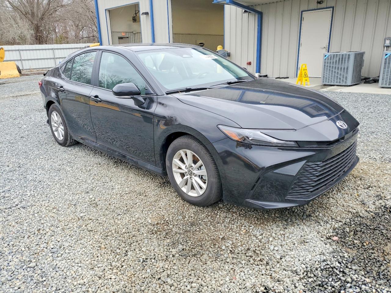 2025 TOYOTA CAMRY XSE photo 4
