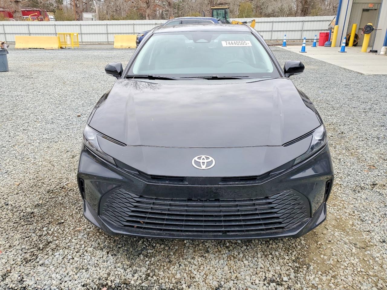 2025 TOYOTA CAMRY XSE photo 5