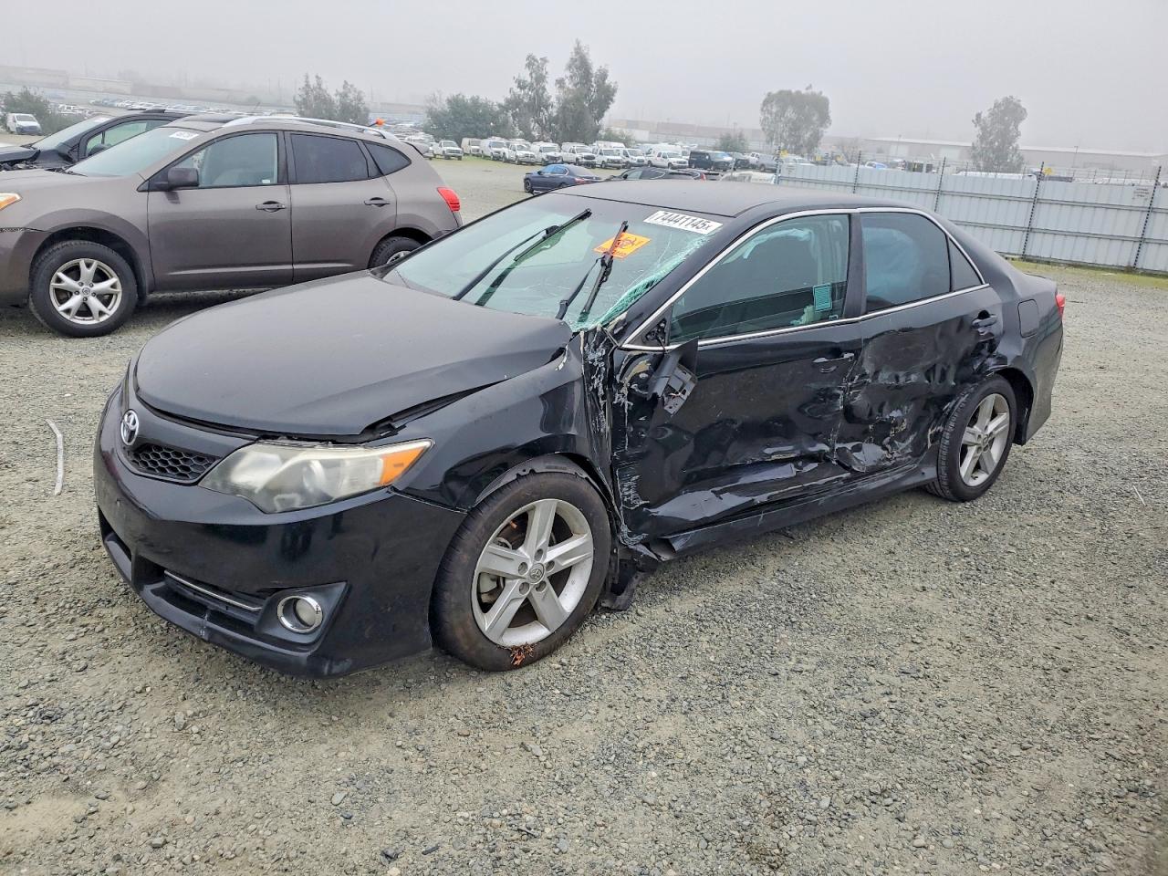 2014 TOYOTA CAMRY