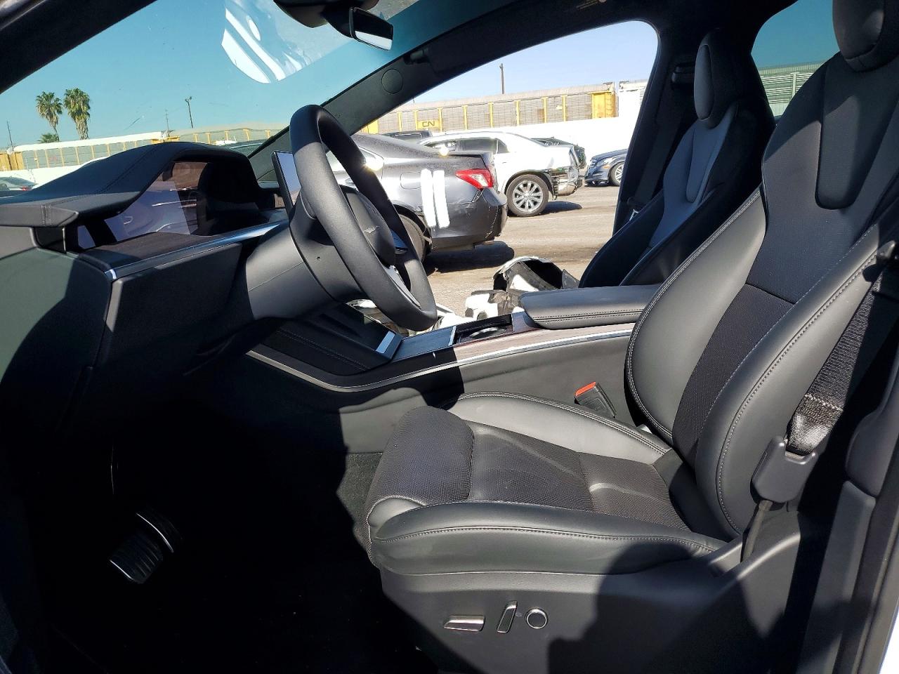 2025 TESLA MODEL X photo 7