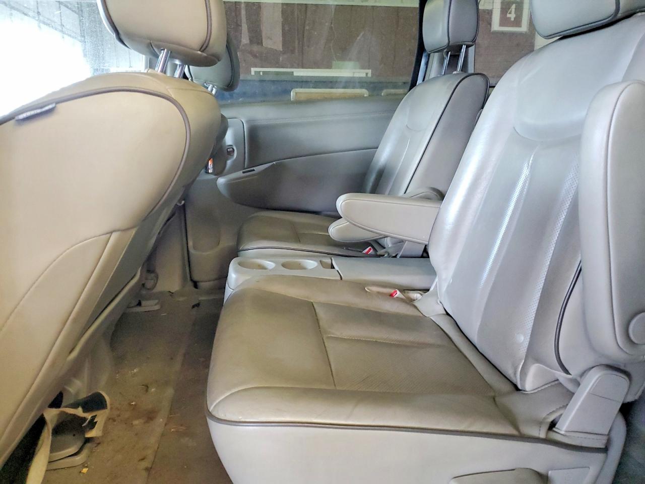 2014 NISSAN QUEST S photo 21