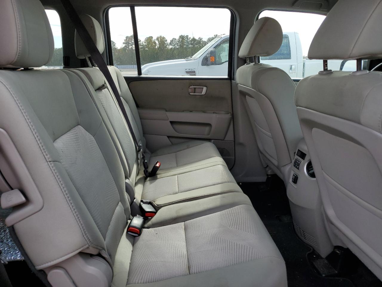 2012 HONDA PILOT LX photo 21