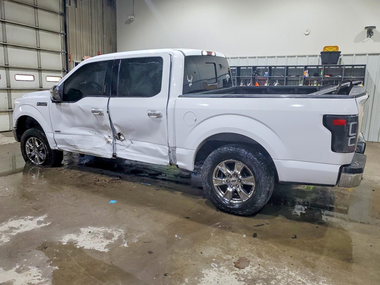 2017 FORD F150 SUPERCREW photo 2