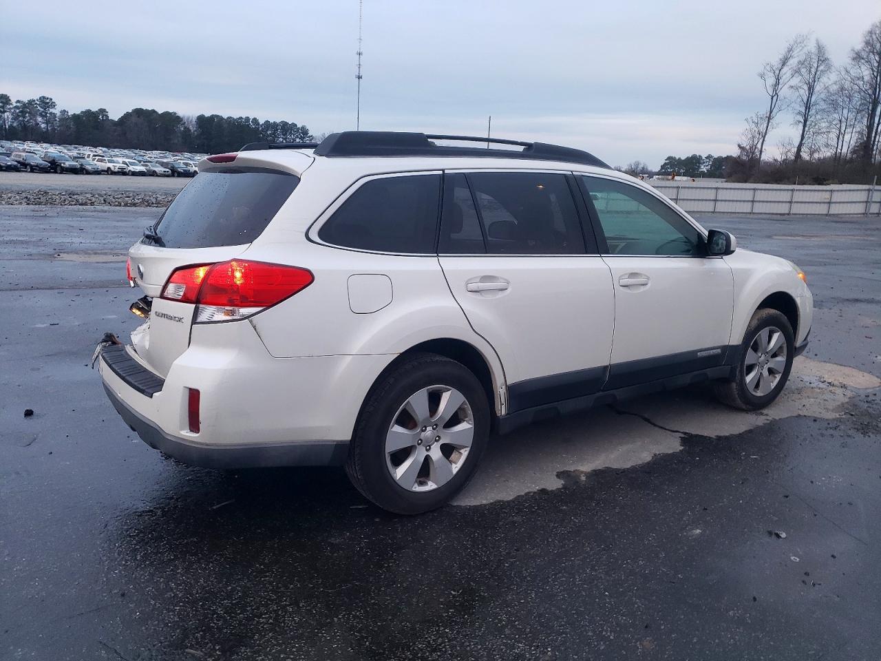 2010 SUBARU OUTBACK 2.5I LIMITED photo 3