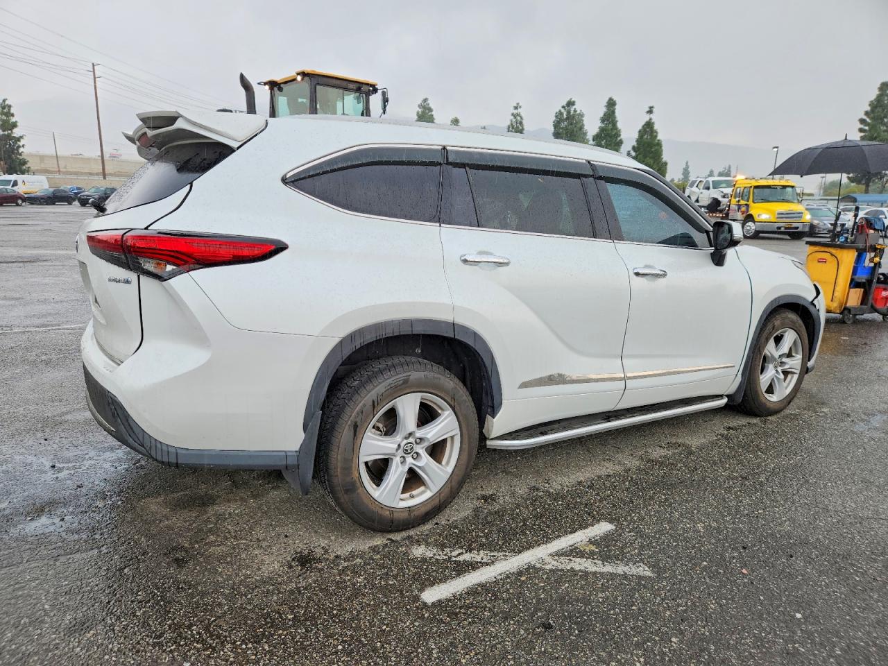 2022 TOYOTA HIGHLANDER HYBRID LE photo 3