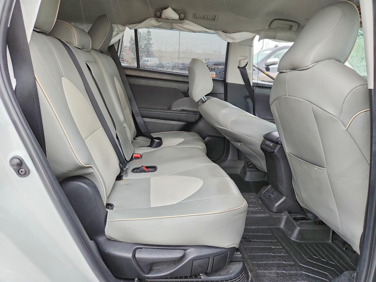 2022 TOYOTA HIGHLANDER HYBRID LE photo 11