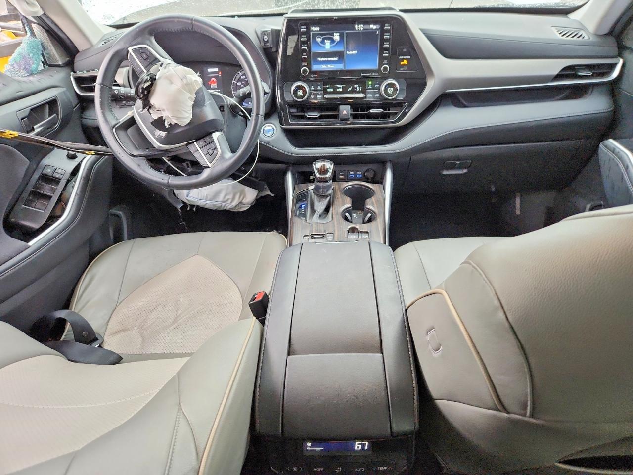2022 TOYOTA HIGHLANDER HYBRID LE photo 8
