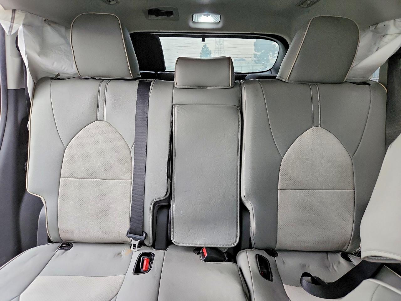 2022 TOYOTA HIGHLANDER HYBRID LE photo 10