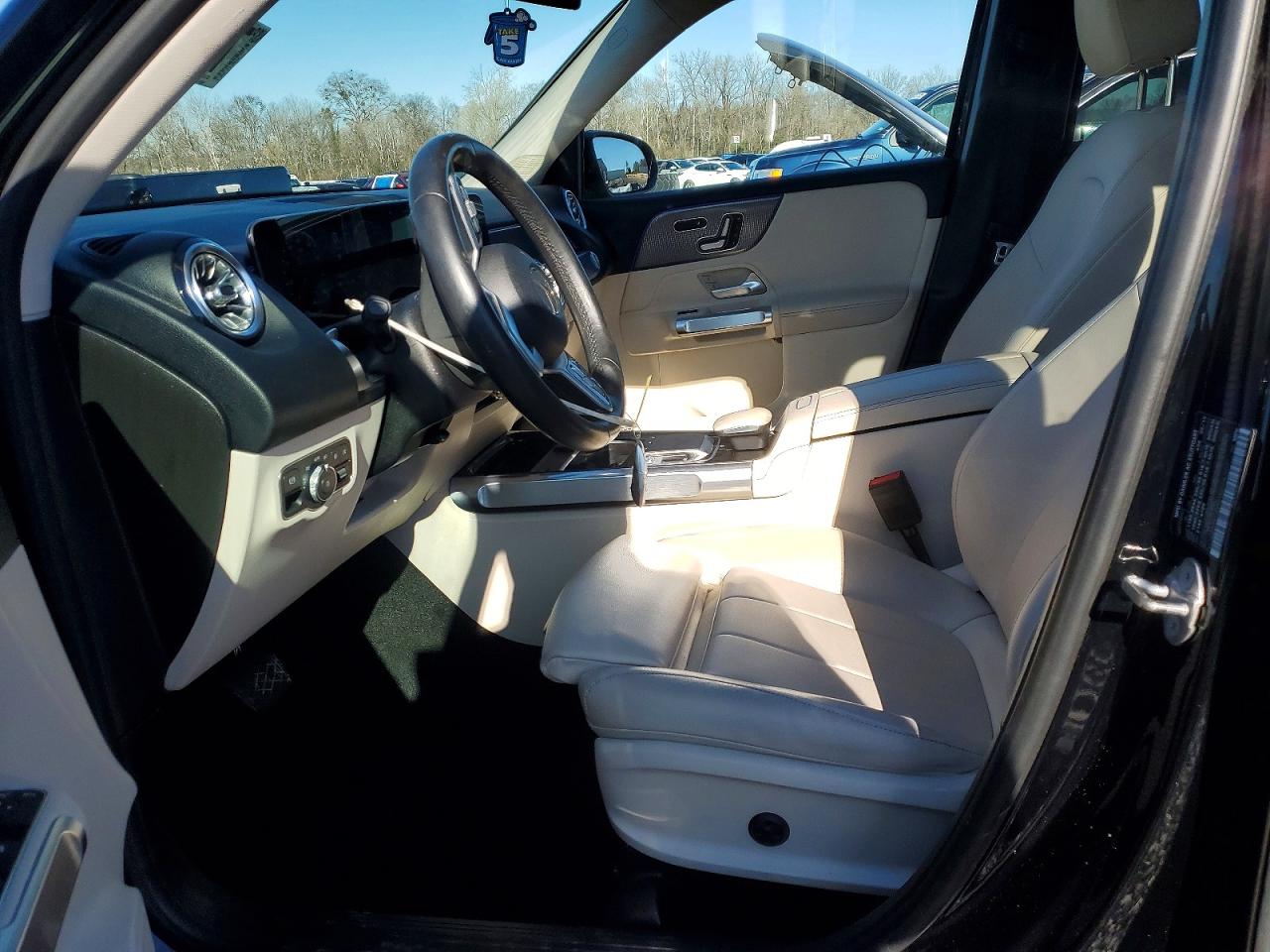 2020 MERCEDES-BENZ GLB 250 photo 7