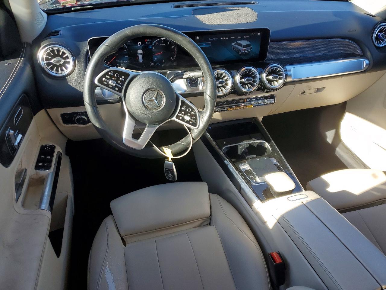 2020 MERCEDES-BENZ GLB 250 photo 8