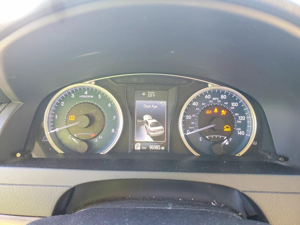 2015 TOYOTA CAMRY LE photo 9