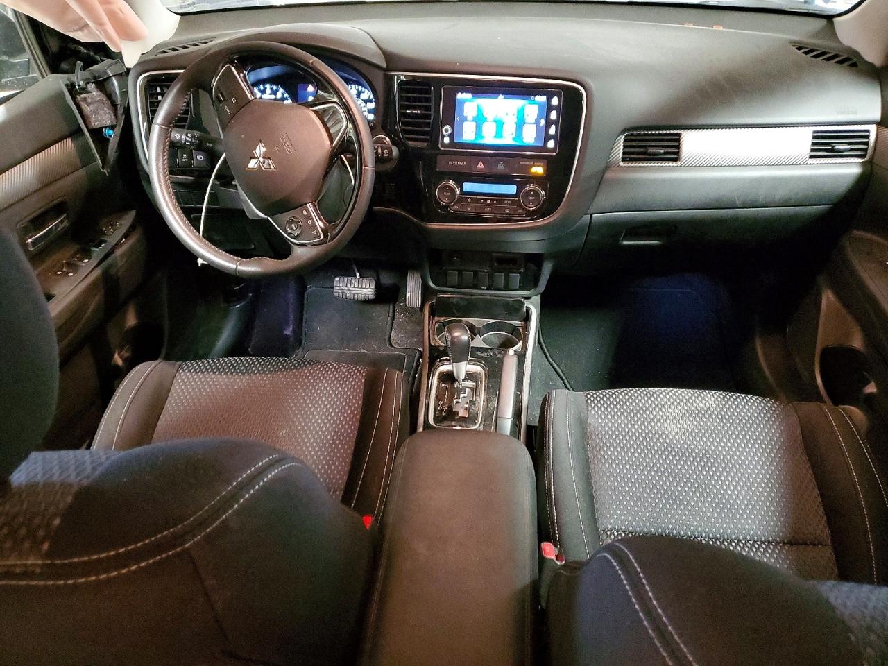 2018 MITSUBISHI OUTLANDER SE photo 15