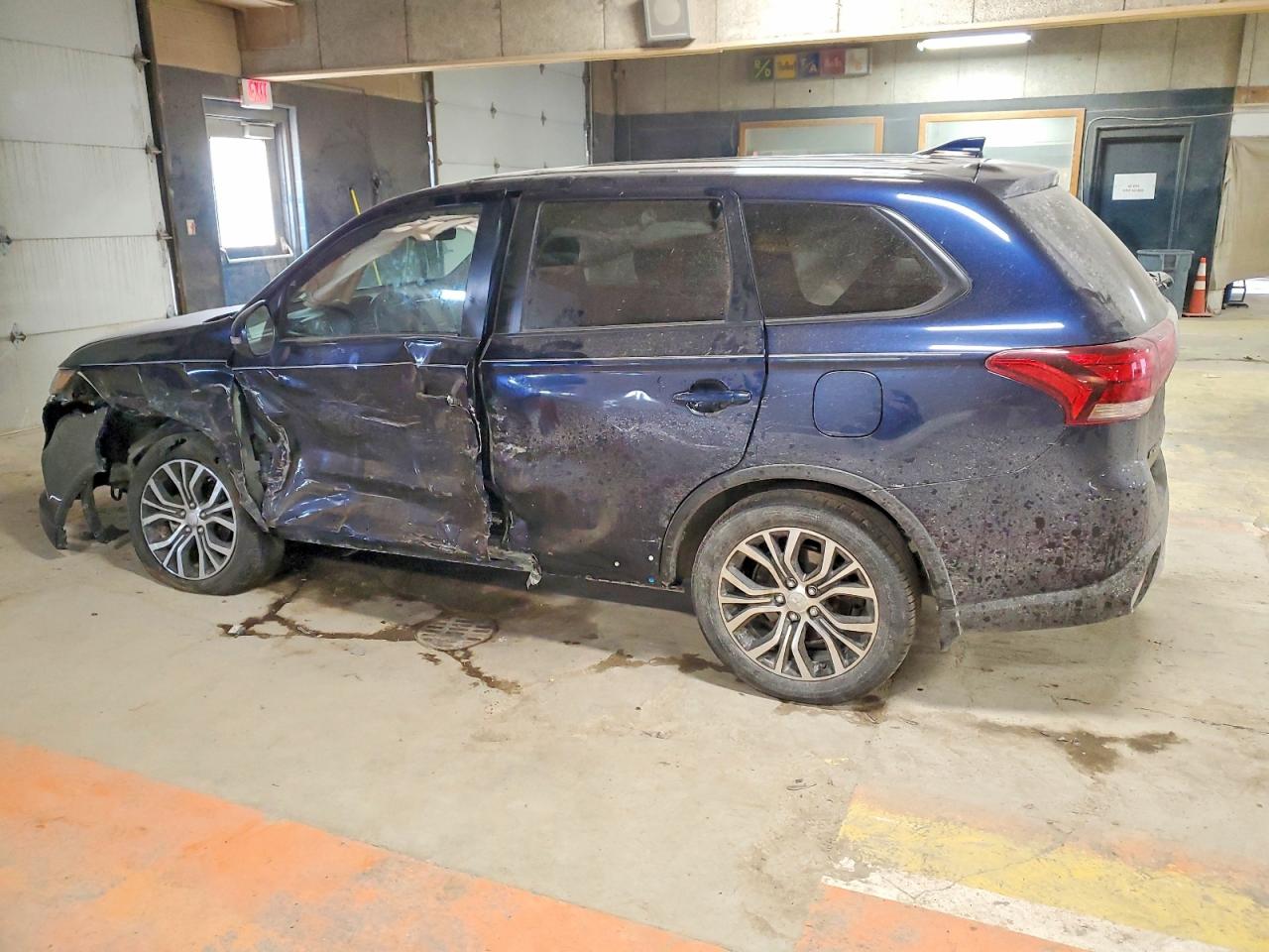 2018 MITSUBISHI OUTLANDER SE photo 3