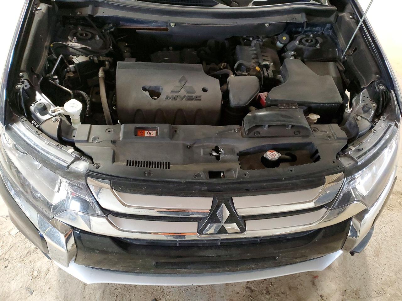 2018 MITSUBISHI OUTLANDER SE photo 23