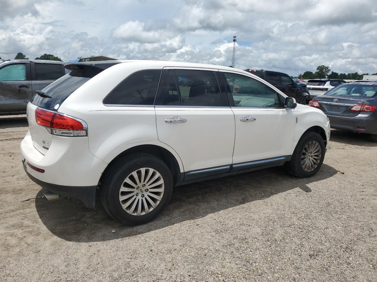 2011 LINCOLN TOWNHOUSE MKX photo 5