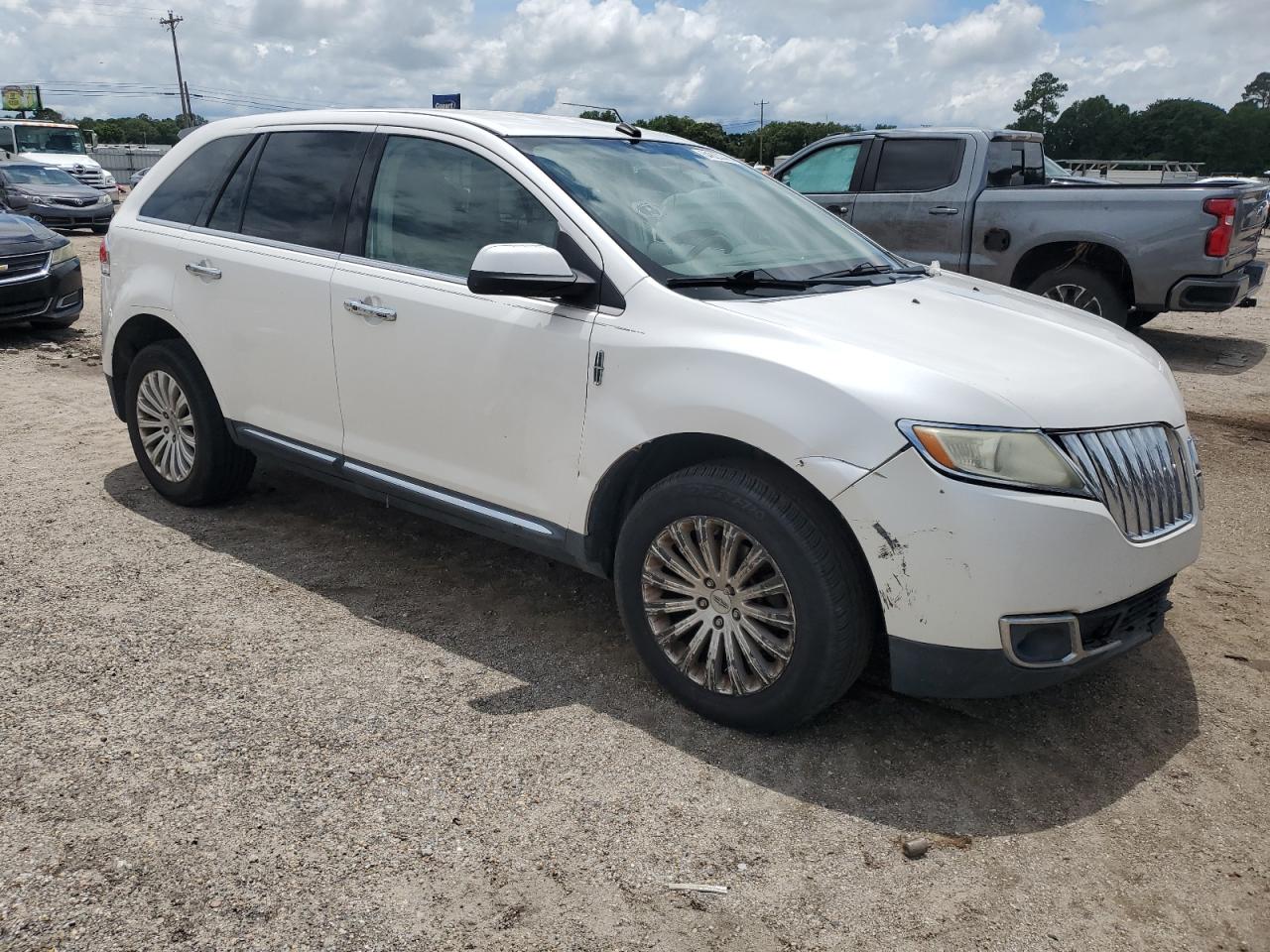 2011 LINCOLN TOWNHOUSE MKX photo 7