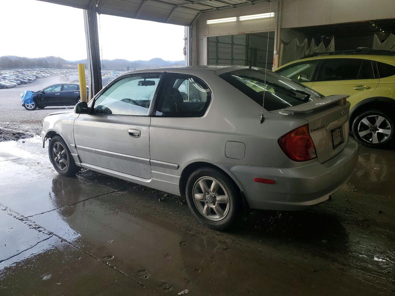 2005 HYUNDAI ACCENT GS photo 3