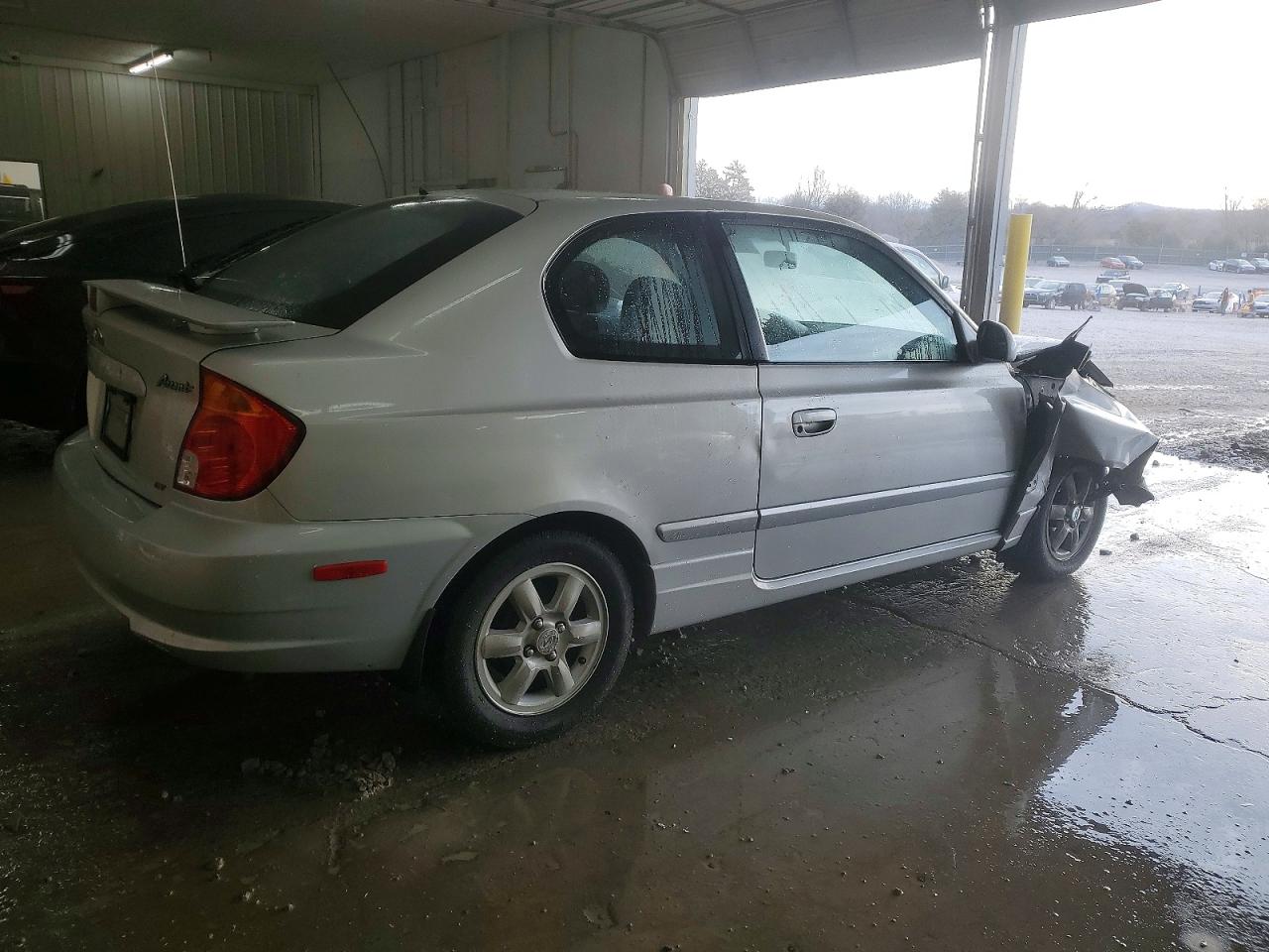 2005 HYUNDAI ACCENT GS photo 5