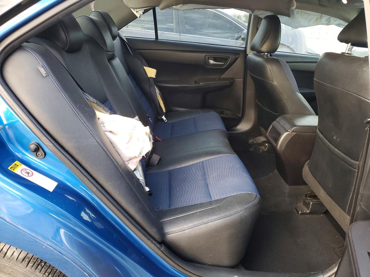 2016 TOYOTA CAMRY LE photo 10